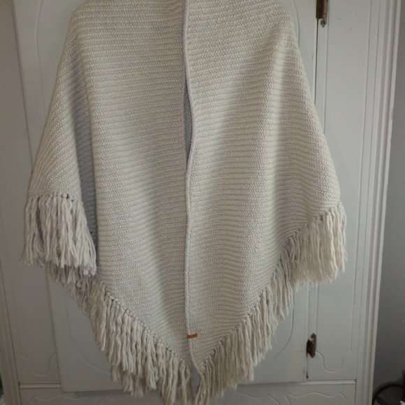 NWT Eddie Bauer Knit Fringed Shawl O/S Natural Soft! - Picture 8 of 16